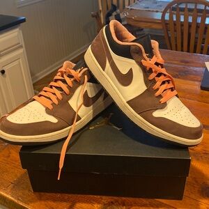 Air Jordan 1 SE Low - Mocha